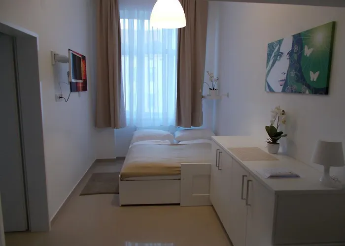 Ch-vienna Hotel